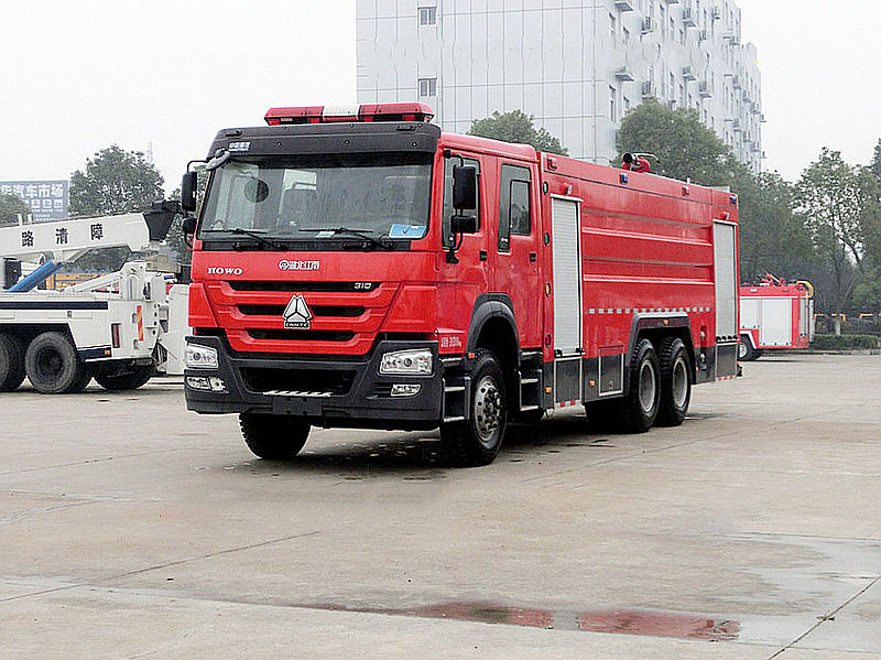 重汽豪沃16噸泡沫消防車圖片